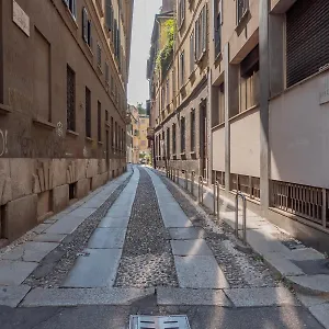 via-disciplini-apartment-corso-italia.it-lombardy.com/